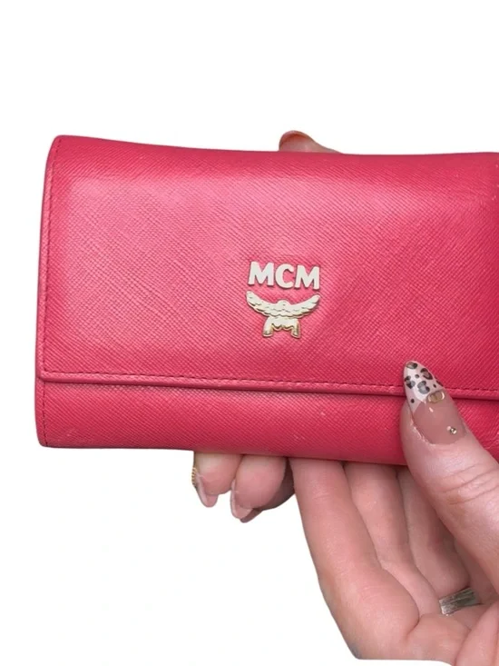 ๐ MCM HOT PINK WALLET - Picture 1 of 12